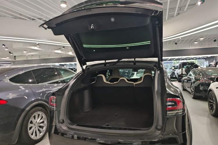 Used Tesla Model X 2023 Dual-Motor All-Wheel-Drive Version Trunk