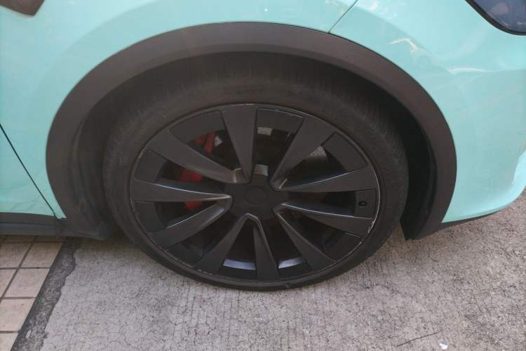 Used Tesla Model X 2023 Three-Motor All-Wheel-Drive Plaid Version Right Front Wheel Hub