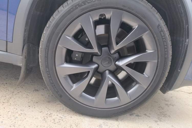 Used Tesla Model X 2023 Dual-Motor All-Wheel-Drive Version Right Front Wheel Hub