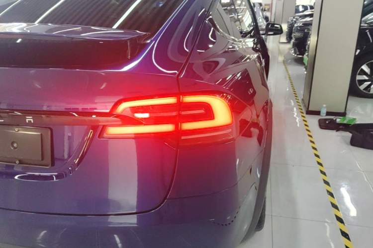 Used Tesla Model X 2023 Dual-Motor All-Wheel-Drive Version Right Rear Taillight
