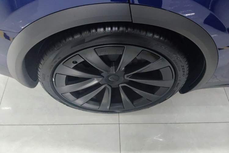Used Tesla Model X 2023 Dual-Motor All-Wheel-Drive Version Right Rear Wheel Hub