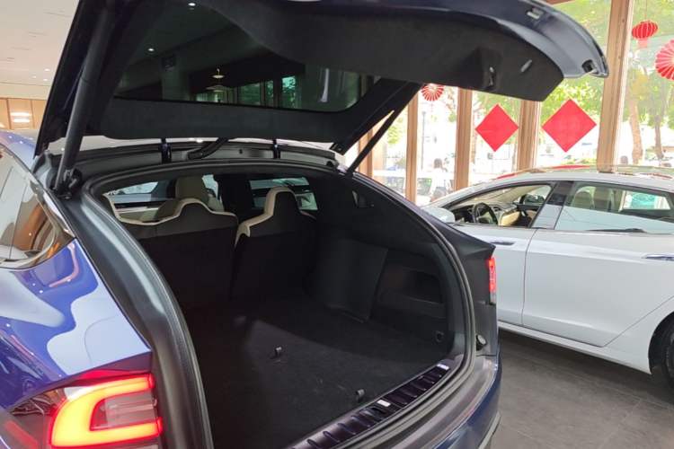 Used Tesla Model X 2023 Dual-Motor All-Wheel-Drive Version Trunk