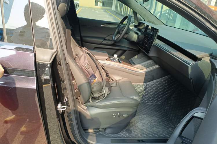 Used Tesla Model X 2023 Dual-Motor All-Wheel-Drive Version Right Front Seat