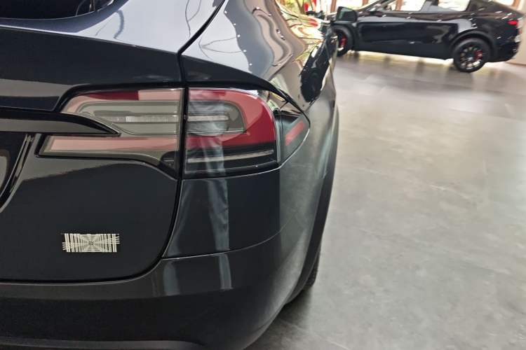 Used Tesla Model X 2023 Dual-Motor All-Wheel-Drive Version Exterior 3