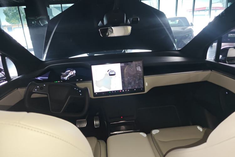 Used Tesla Model X 2023 Three-Motor All-Wheel-Drive Plaid Version Interior 2
