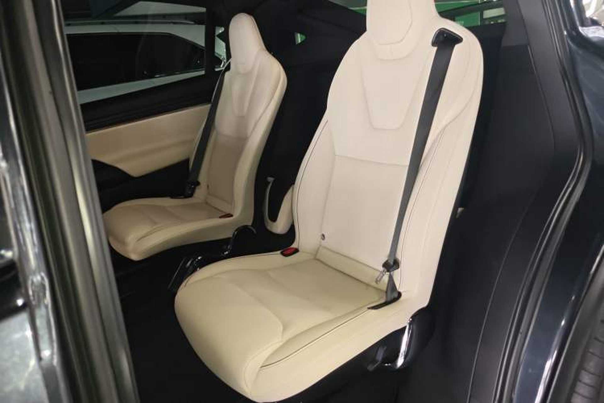 Used Tesla Model X 2023 Three-Motor All-Wheel-Drive Plaid Version Interior 4