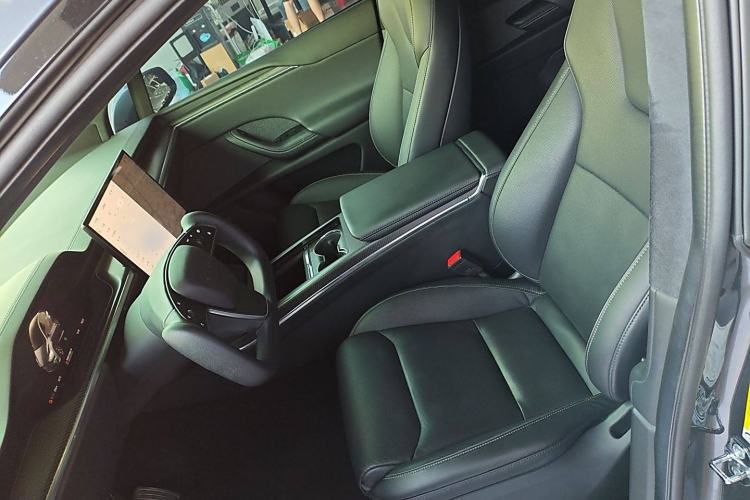 Used Tesla Model X 2023 Three-Motor All-Wheel-Drive Plaid Version Left Front Seat