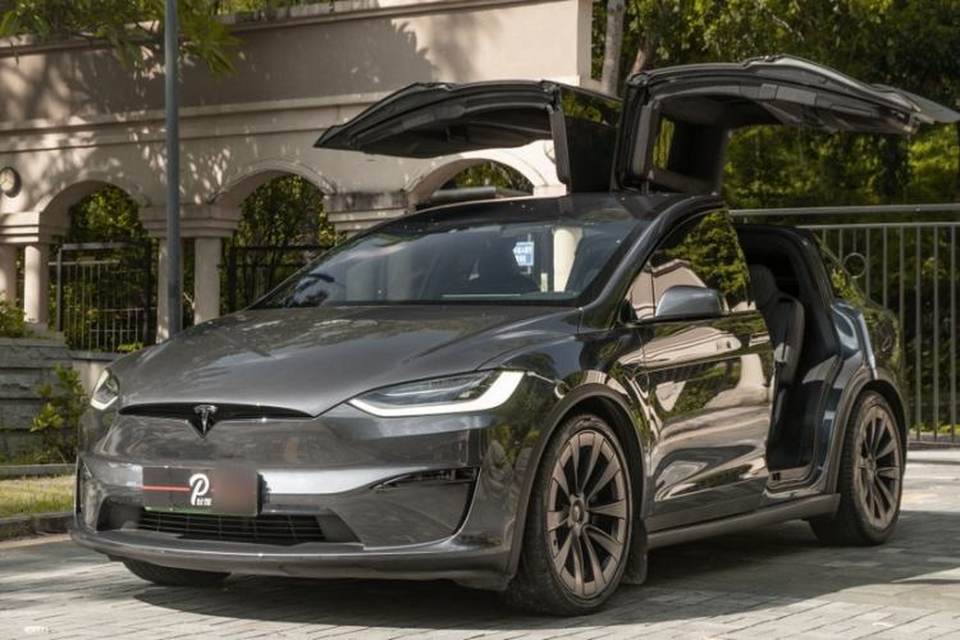 Tesla Model X 2023