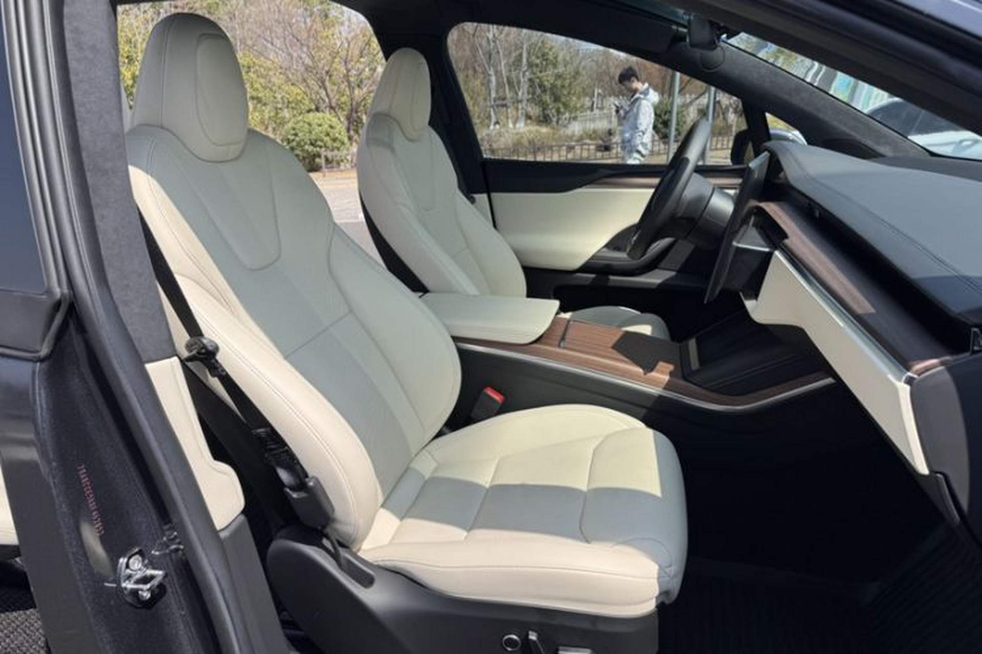 Used Tesla Model X 2023 Dual-Motor All-Wheel-Drive Version Right Front Seat