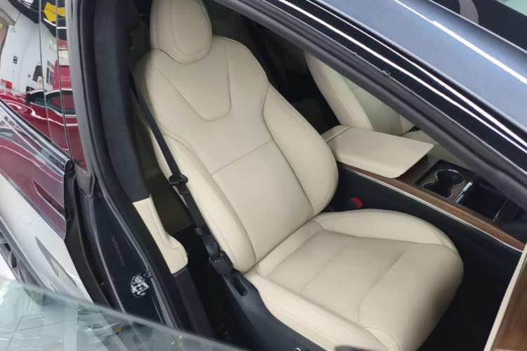 Used Tesla Model X 2023 Dual-Motor All-Wheel-Drive Version Right Front Seat