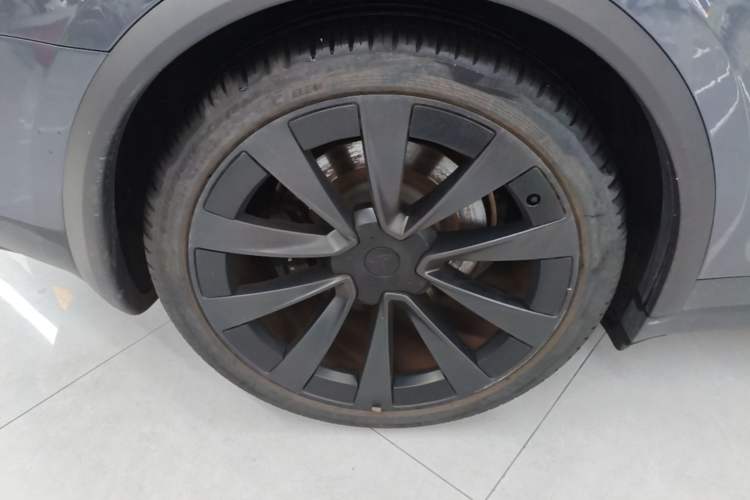 Used Tesla Model X 2023 Dual-Motor All-Wheel-Drive Version Right Rear Wheel Hub