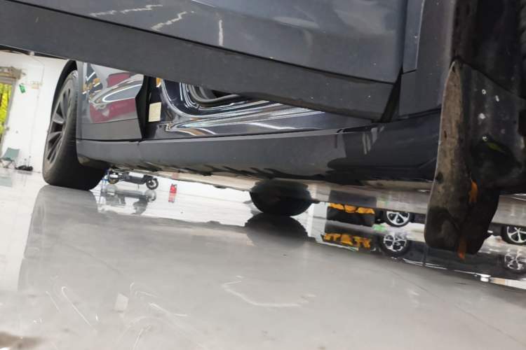Used Tesla Model X 2023 Dual-Motor All-Wheel-Drive Version Right Side Sill