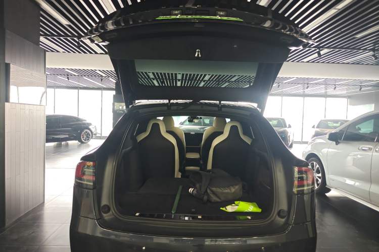 Used Tesla Model X 2023 Three-Motor All-Wheel-Drive Plaid Version Trunk