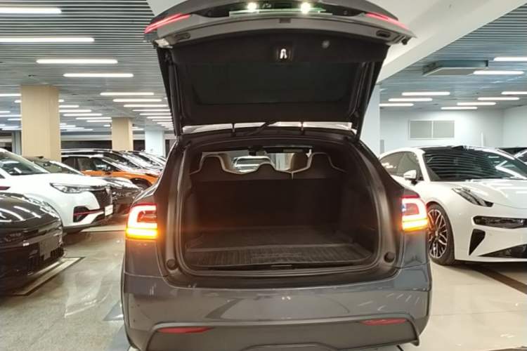 Used Tesla Model X 2023 Dual-Motor All-Wheel-Drive Version Trunk