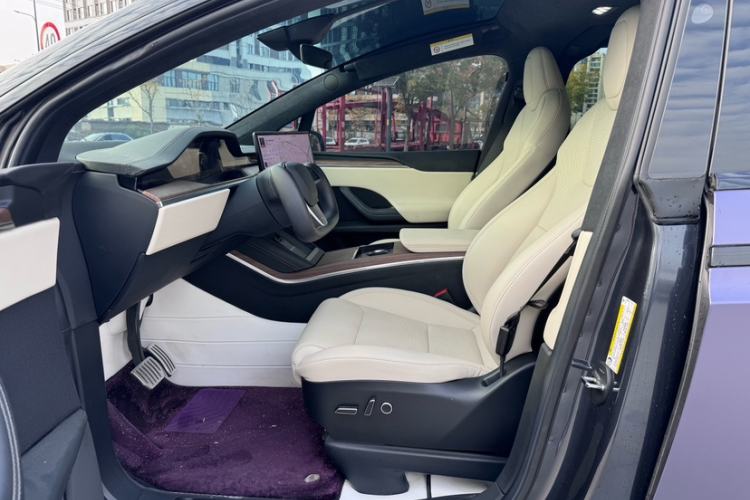 Used Tesla Model X 2023 Dual-Motor All-Wheel-Drive Version Interior 3