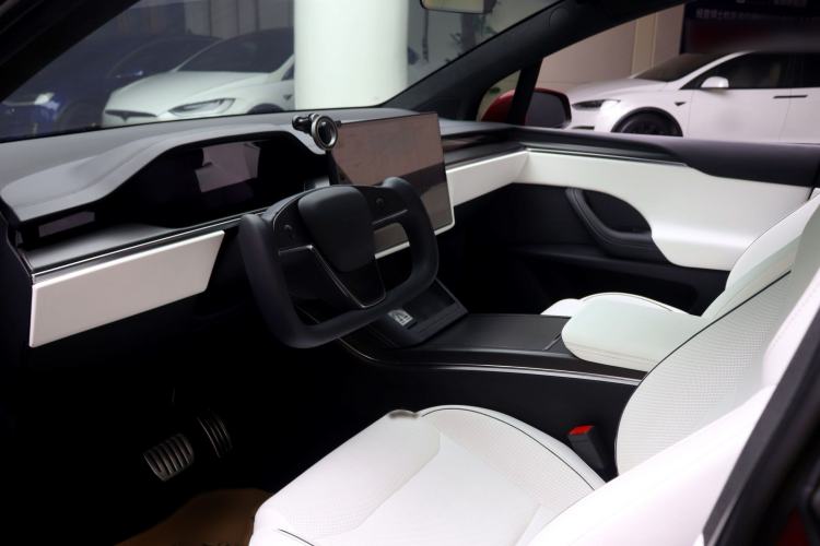 Used Tesla Model X 2023 Three-Motor All-Wheel-Drive Plaid Version Interior 1