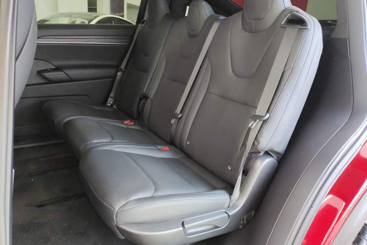 Used Tesla Model X 2023 Dual-Motor All-Wheel-Drive Version Interior 4