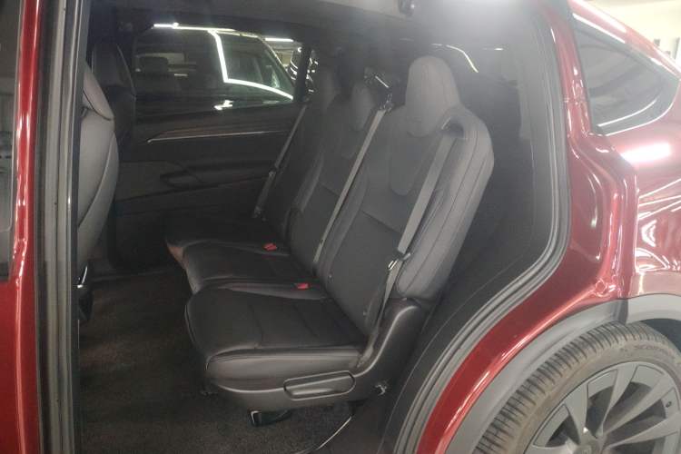 Used Tesla Model X 2023 Dual-Motor All-Wheel-Drive Version Interior 4