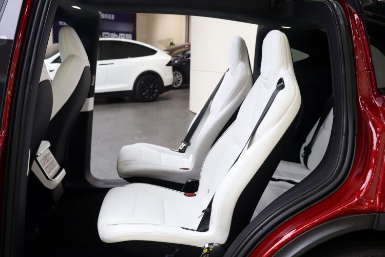 Used Tesla Model X 2023 Three-Motor All-Wheel-Drive Plaid Version Interior 4