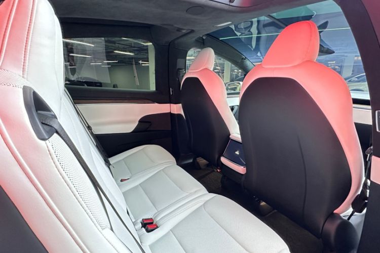 Used Tesla Model X 2023 Dual-Motor All-Wheel-Drive Version Interior 4