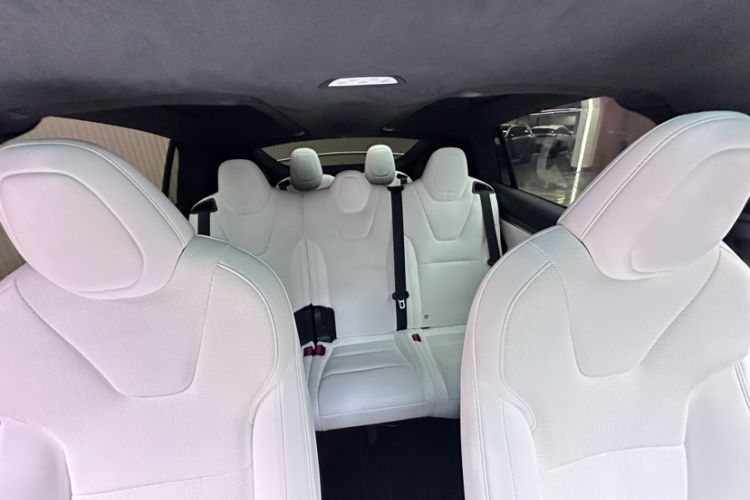Used Tesla Model X 2023 Dual-Motor All-Wheel-Drive Version Interior 5