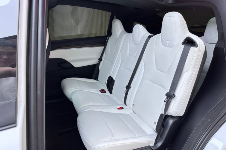 Used Tesla Model X 2023 Dual-Motor All-Wheel-Drive Version Interior 8