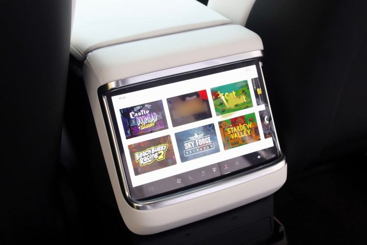 Used Tesla Model X 2023 Three-Motor All-Wheel-Drive Plaid Version Interior 9