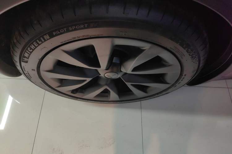 Used Tesla Model X 2023 Dual-Motor All-Wheel-Drive Version Right Rear Wheel Hub