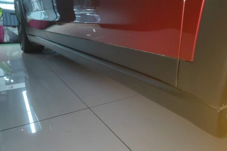Used Tesla Model X 2023 Dual-Motor All-Wheel-Drive Version Right Side Sill