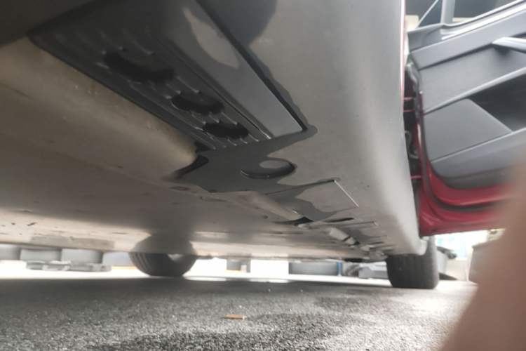 Used Tesla Model X 2023 Dual-Motor All-Wheel-Drive Version Right Side Sill