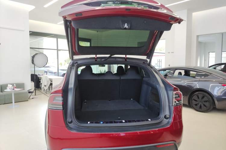 Used Tesla Model X 2023 Dual-Motor All-Wheel-Drive Version Trunk