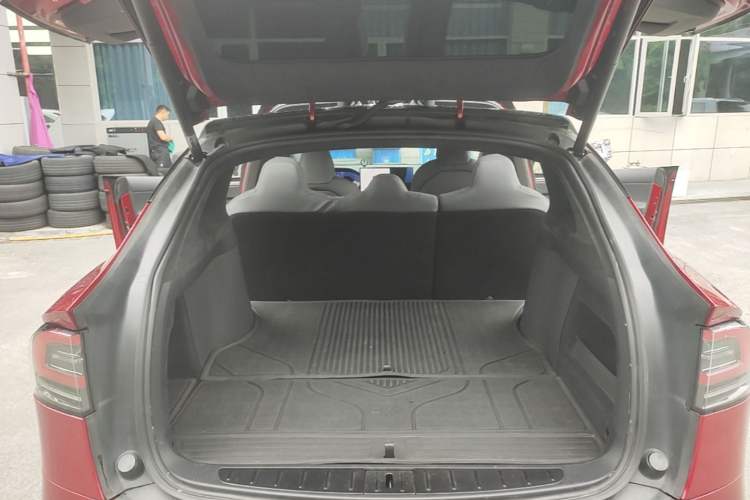 Used Tesla Model X 2023 Dual-Motor All-Wheel-Drive Version Trunk