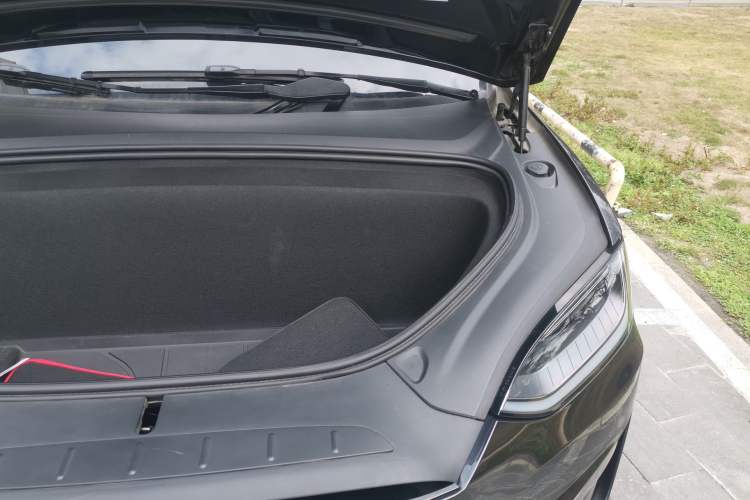 Used Tesla Model X 2023 Dual-Motor All-Wheel-Drive Version Engine Bay Left