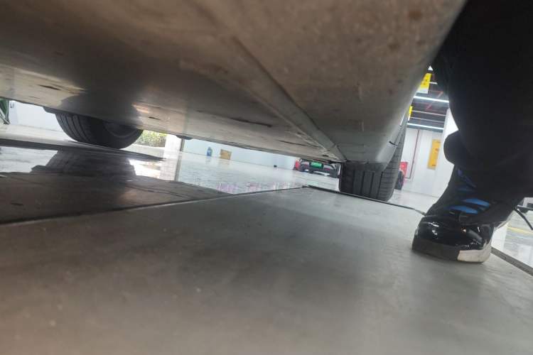 Used Tesla Model X 2023 Three-Motor All-Wheel-Drive Plaid Version Left Side Sill