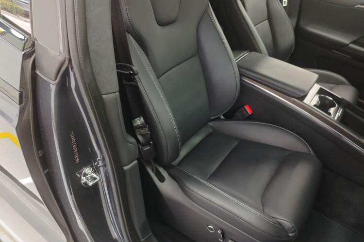 Used Tesla Model X 2023 Three-Motor All-Wheel-Drive Plaid Version Right Front Seat