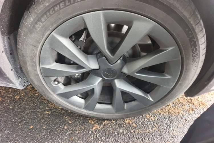 Used Tesla Model X 2023 Dual-Motor All-Wheel-Drive Version Right Front Wheel Hub