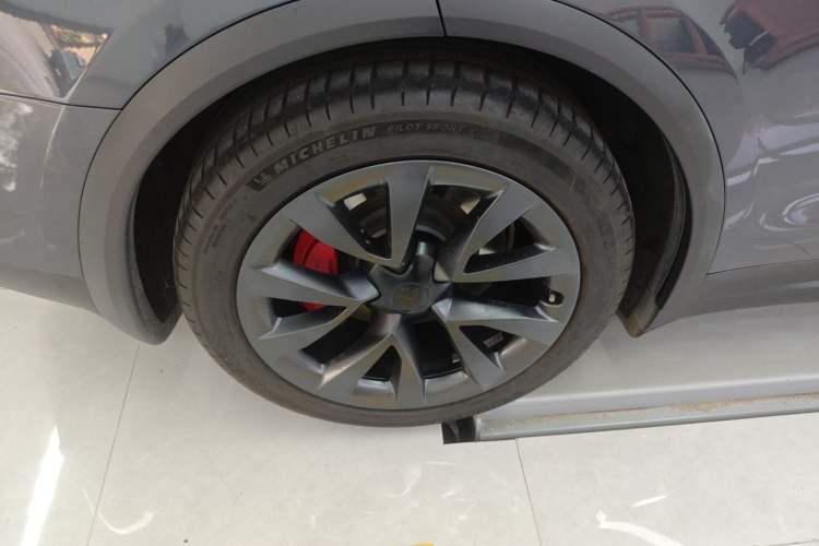 Used Tesla Model X 2023 Three-Motor All-Wheel-Drive Plaid Version Right Rear Wheel Hub