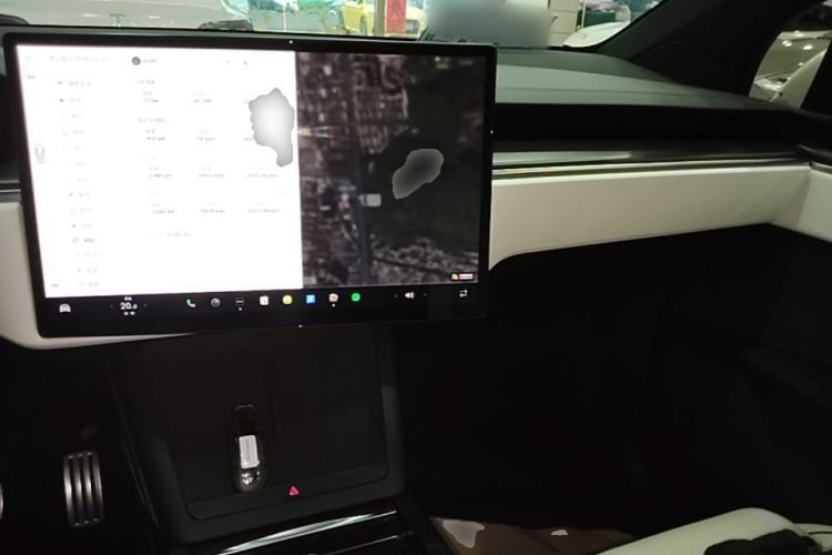 Used Tesla Model X 2023 Three-Motor All-Wheel-Drive Plaid Version Center Console