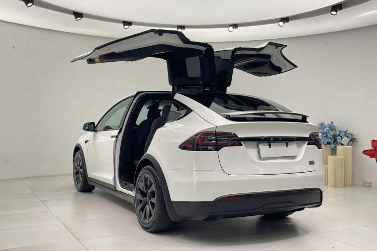 Used Tesla Model X 2023 Three-Motor All-Wheel-Drive Plaid Version Exterior 4