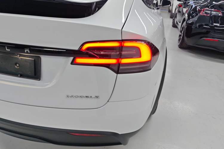 Used Tesla Model X 2023 Dual-Motor All-Wheel-Drive Version Exterior 6
