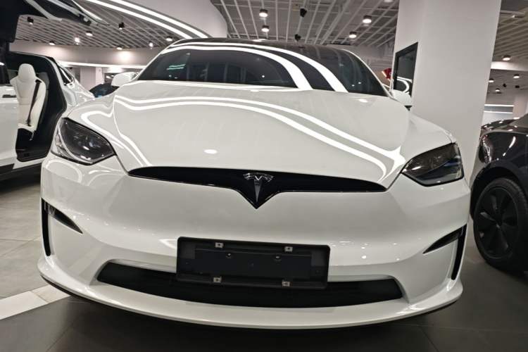 Used Tesla Model X 2023 Dual-Motor All-Wheel-Drive Version Front