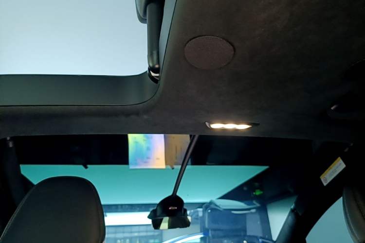 Used Tesla Model X 2023 Dual-Motor All-Wheel-Drive Version Headliner