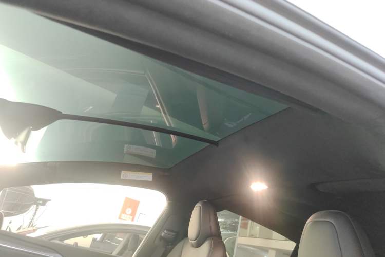 Used Tesla Model X 2023 Three-Motor All-Wheel-Drive Plaid Version Headliner