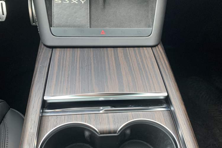 Used Tesla Model X 2023 Dual-Motor All-Wheel-Drive Version Interior 1