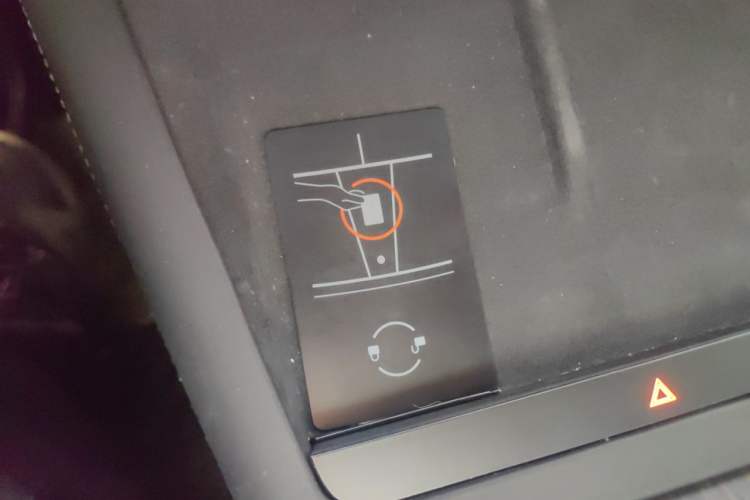 Used Tesla Model X 2023 Dual-Motor All-Wheel-Drive Version Interior 1