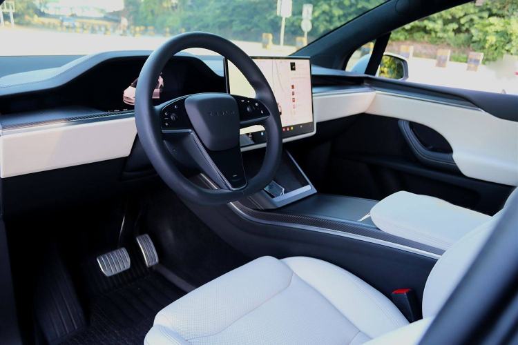 Used Tesla Model X 2023 Dual-Motor All-Wheel-Drive Version Interior 1