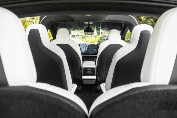 Used Tesla Model X 2023 Three-Motor All-Wheel-Drive Plaid Version Interior 11
