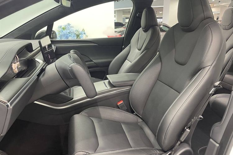 Used Tesla Model X 2023 Three-Motor All-Wheel-Drive Plaid Version Interior 2