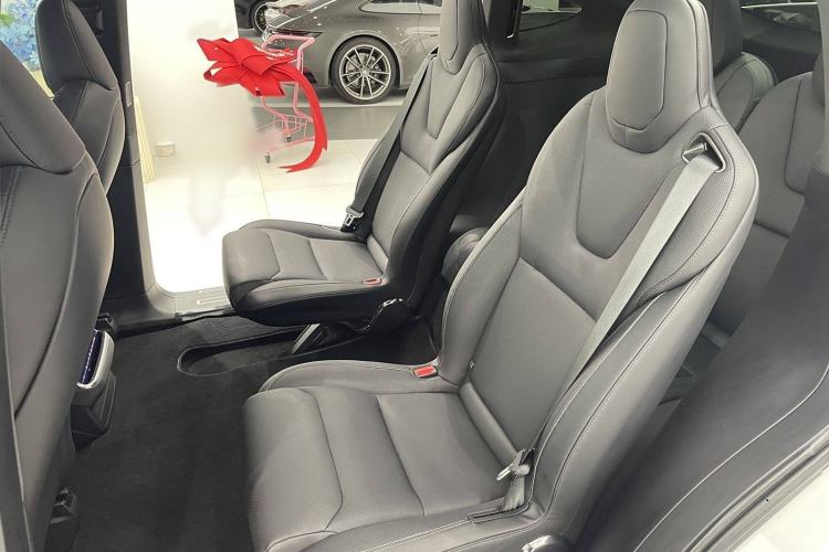 Used Tesla Model X 2023 Three-Motor All-Wheel-Drive Plaid Version Interior 3