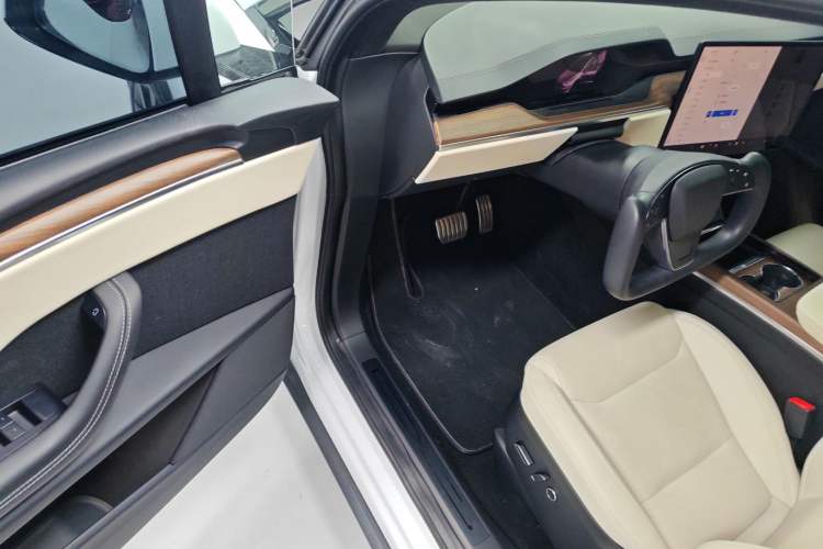 Used Tesla Model X 2023 Dual-Motor All-Wheel-Drive Version Interior 3